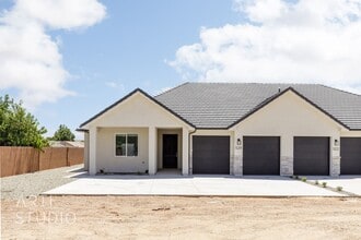 Building Photo - 523 E 900 S