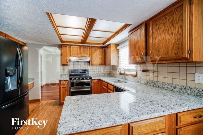 Foto del edificio - 13008 Oakmere Dr