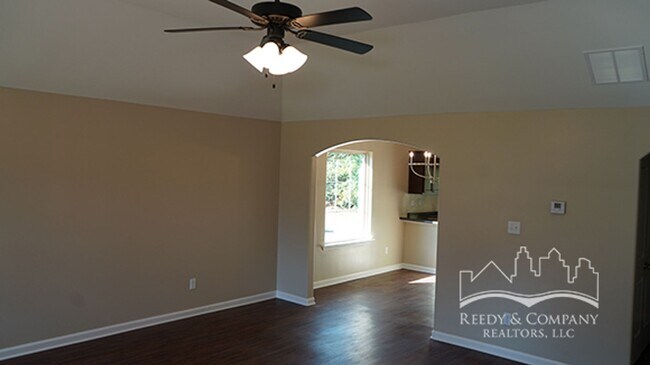 Foto del edificio - 6125 Humphreys Dr