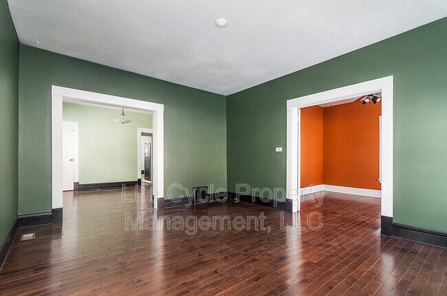 Building Photo - 426 Quimby St NE