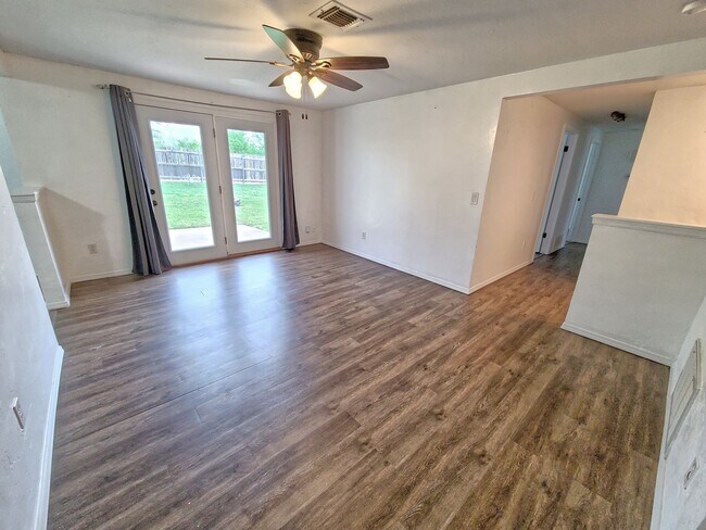 Building Photo - 3 Bed Home in Moore