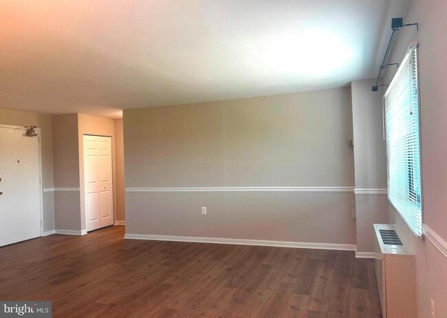 Foto del edificio - 1300 S Arlington Ridge Rd