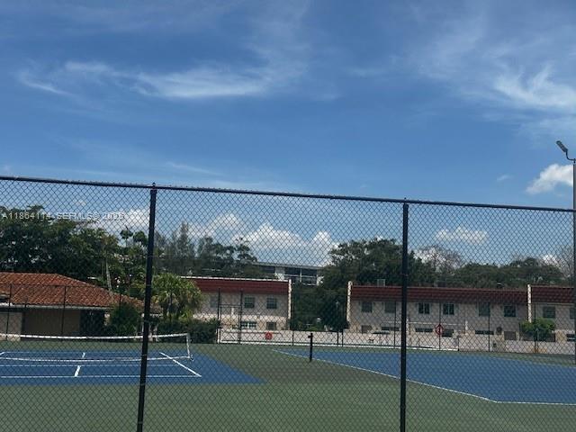 Building Photo - 4160 Inverrary Dr