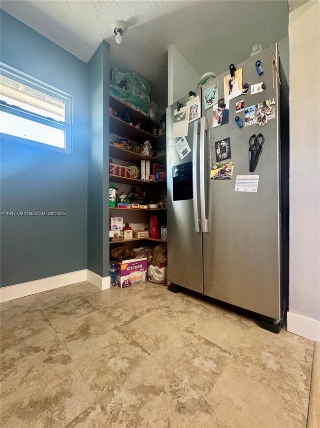 Foto del edificio - 807 NE 214th Ln