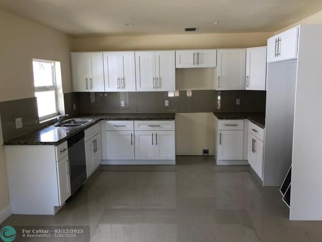 Foto del edificio - 2140 NW 4th Ct