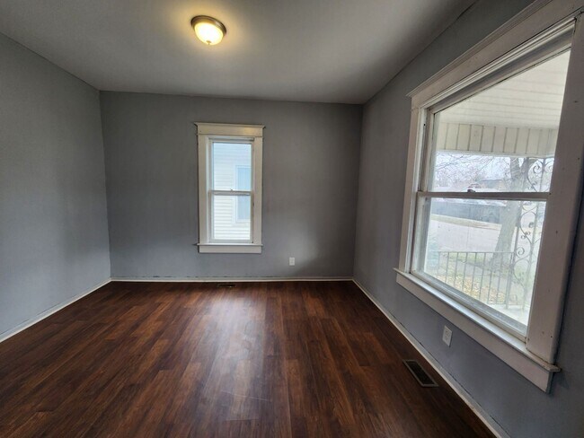 Building Photo - 3 br, 2 bath House - 104 N 21 St.