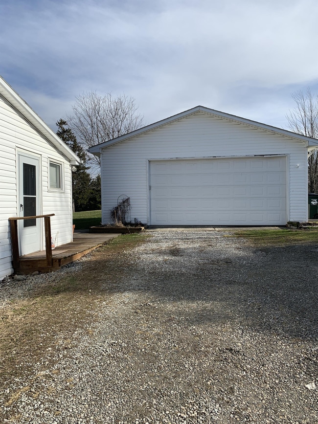 Building Photo - 10477 State Rd