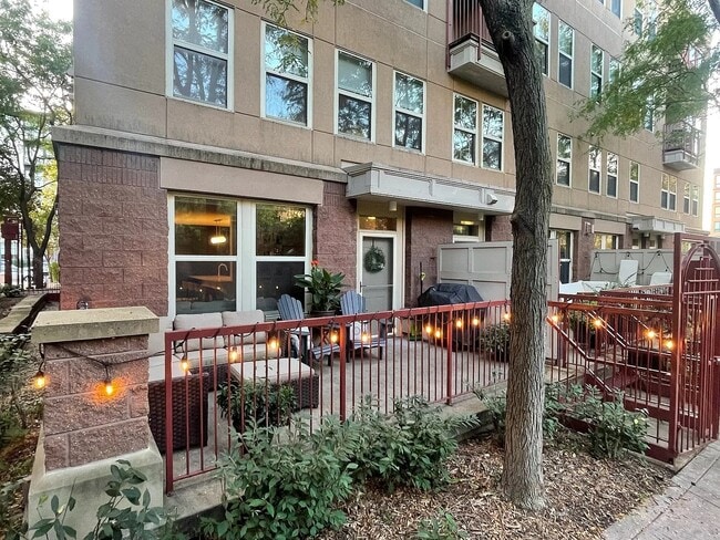 Foto del edificio - 680 N 2nd St