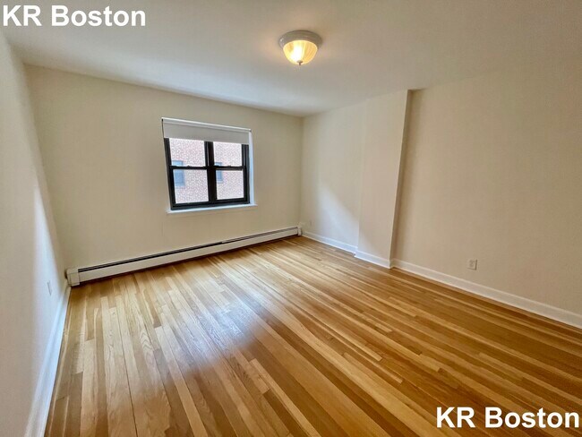 Building Photo - 32 Harvard St
