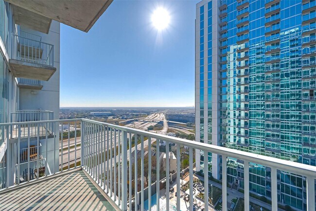 Foto del edificio - 5925 Almeda Rd