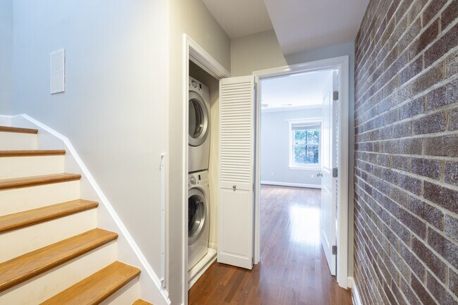 Foto del edificio - 1122 K St SE