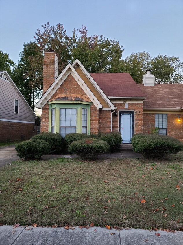 Primary Photo - 5856 Jardin Pl