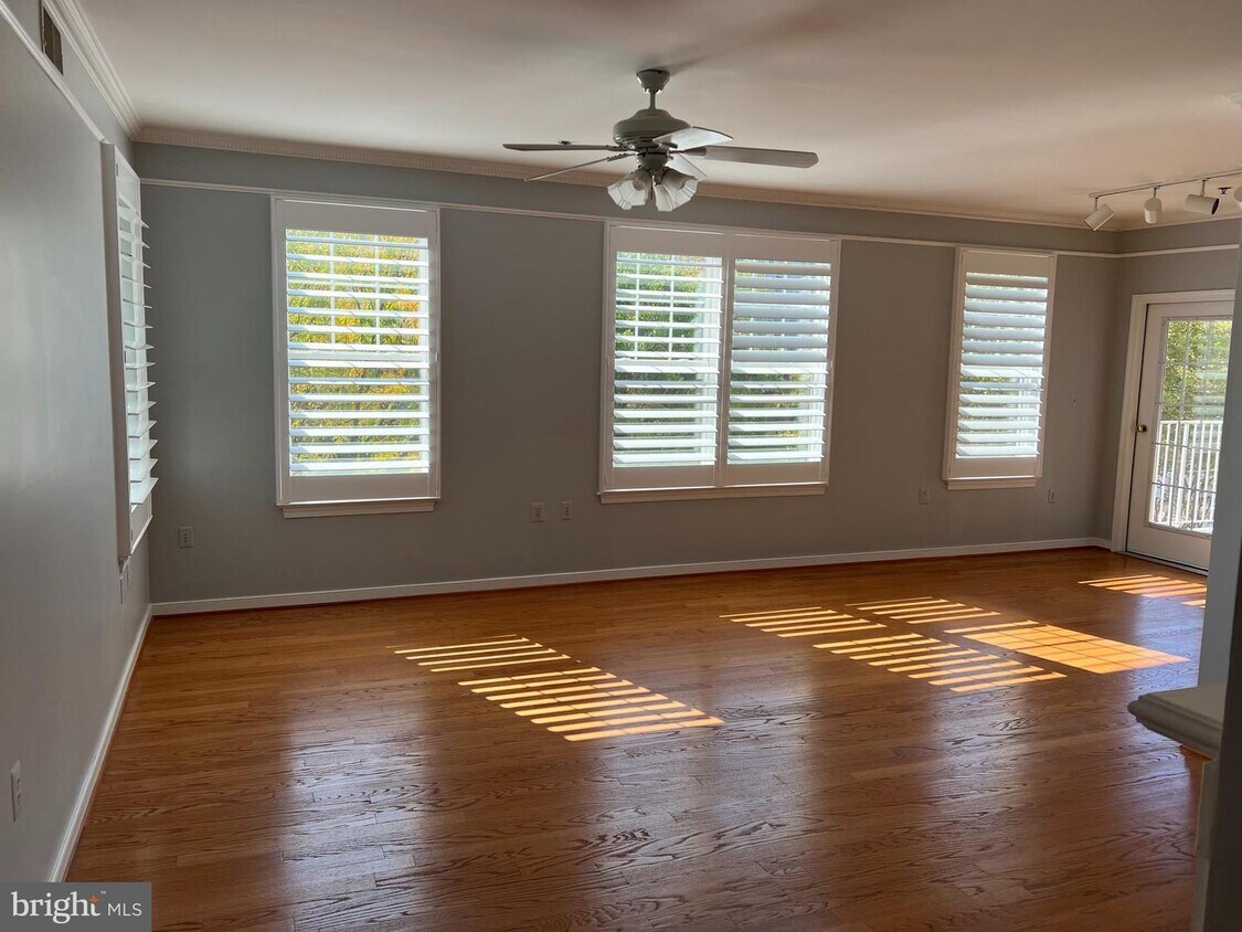 1641 International Dr Unit 201, McLean, VA 22102 Room for Rent in