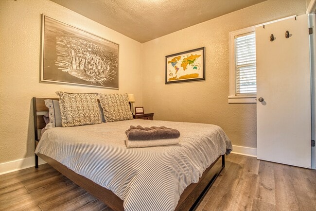 Photo - 247 E Garfield Ave Townhome