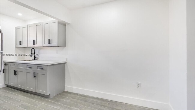 Foto del edificio - 14980 NE 5th Ct