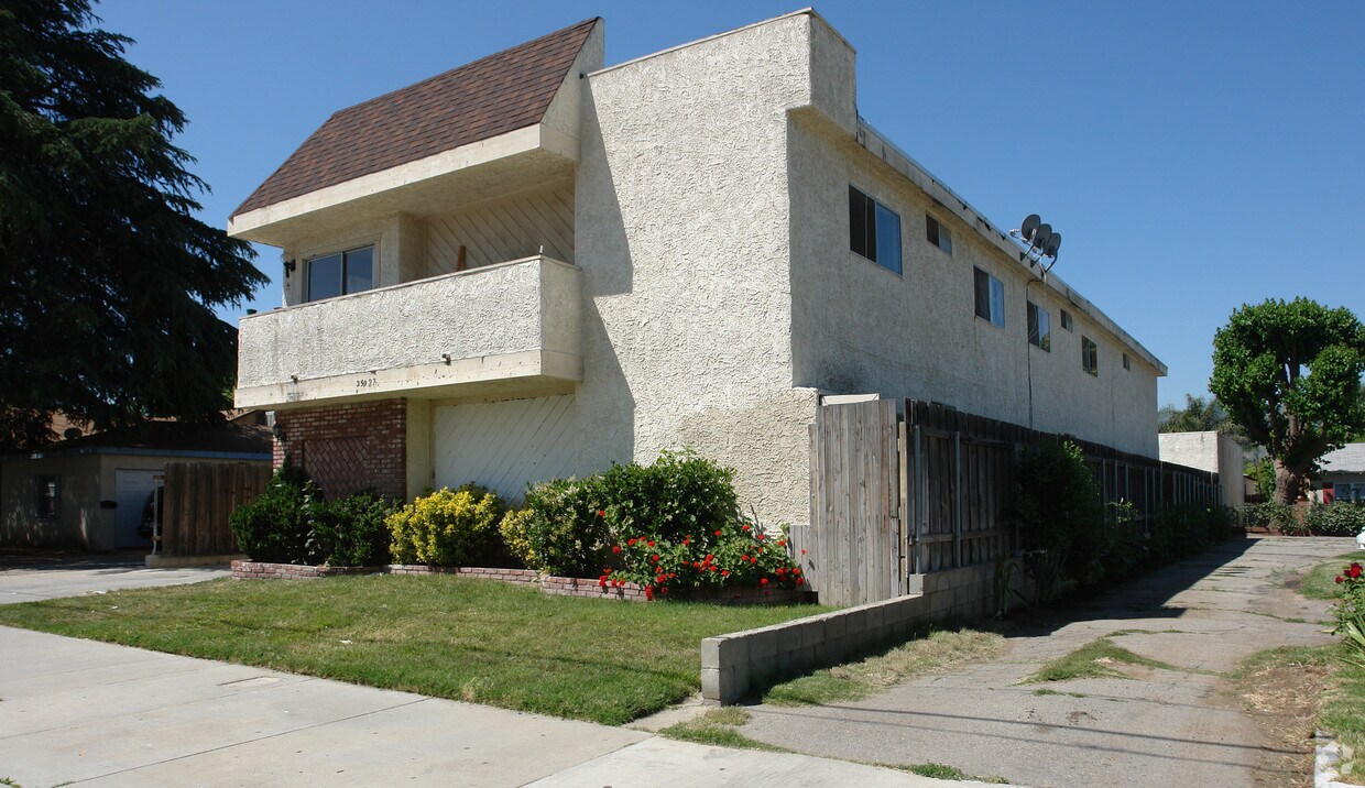 Foto del edificio - 25027 Walnut St