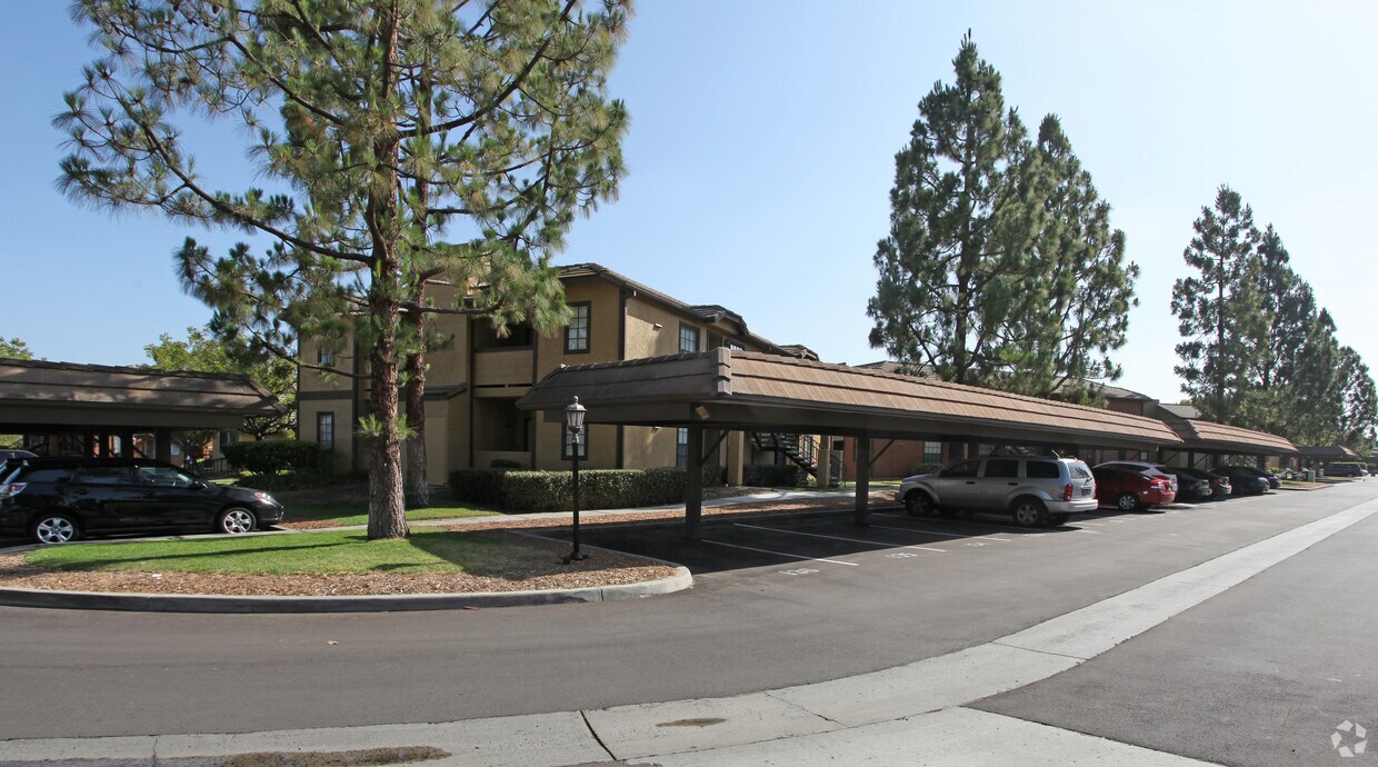 Arbor Ridge Apartments in San Diego, CA