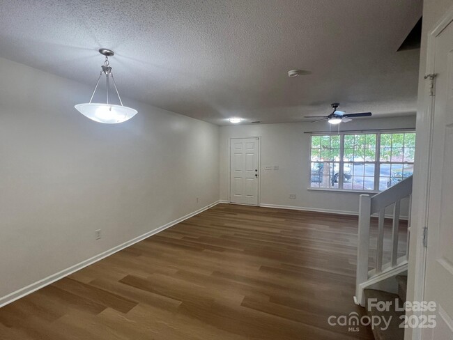 Building Photo - 123 Delargy Cir