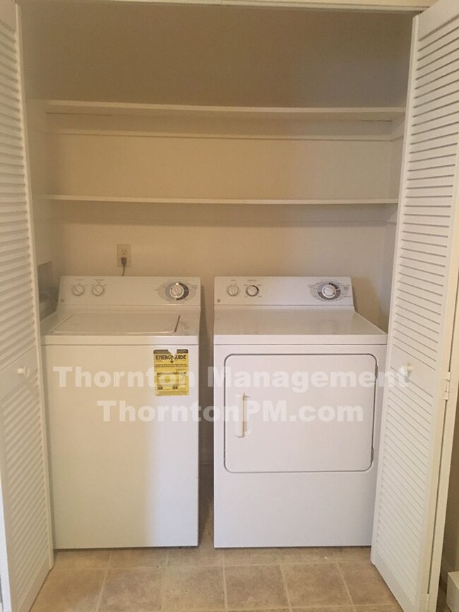 Building Photo - Available Now 3 Bedroom Townhouse in Culpeper