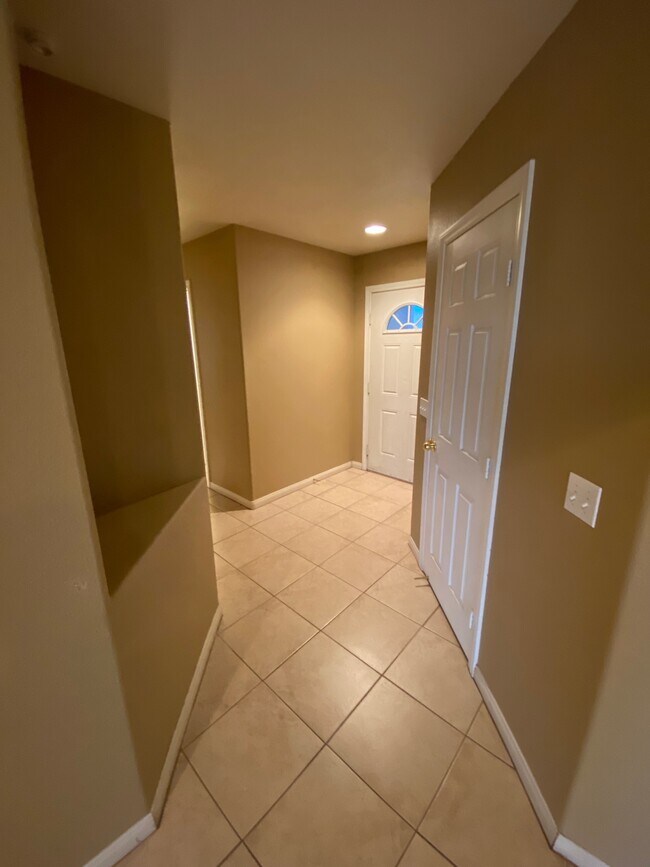 Building Photo - 8529 Bolero Dr