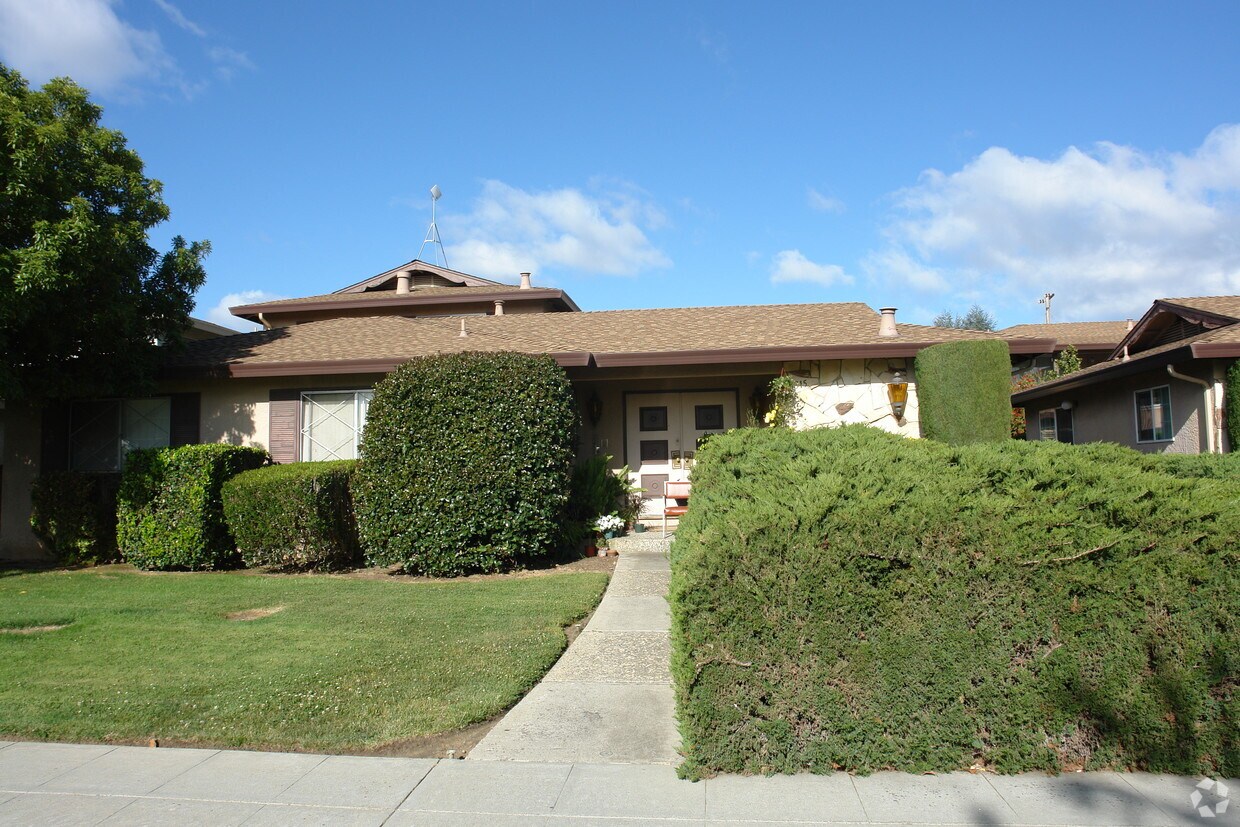 Building Photo - 1315 Castlemont Ave