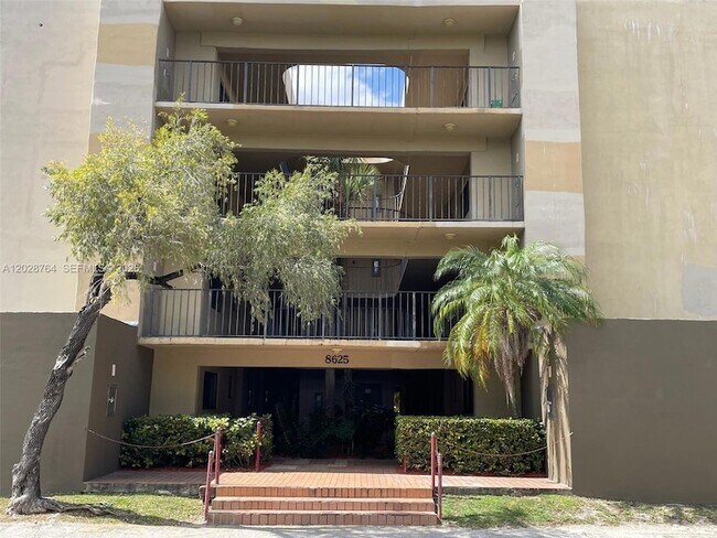 Foto del edificio - 8625 NW 8th St