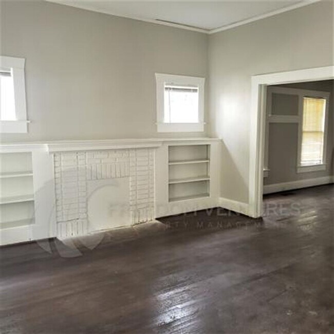 Foto del edificio - Spacious 3BR/2BA Rental with Hardwood Floo...