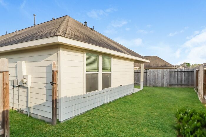 Building Photo - 5413 Rio Ramos St