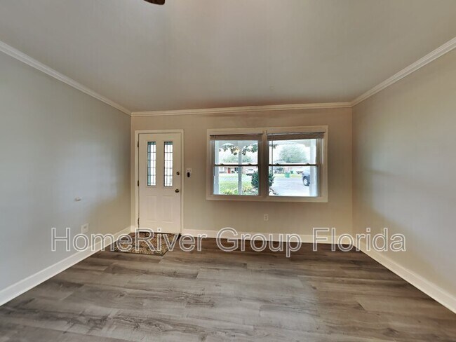 Building Photo - 406 Lee Ln