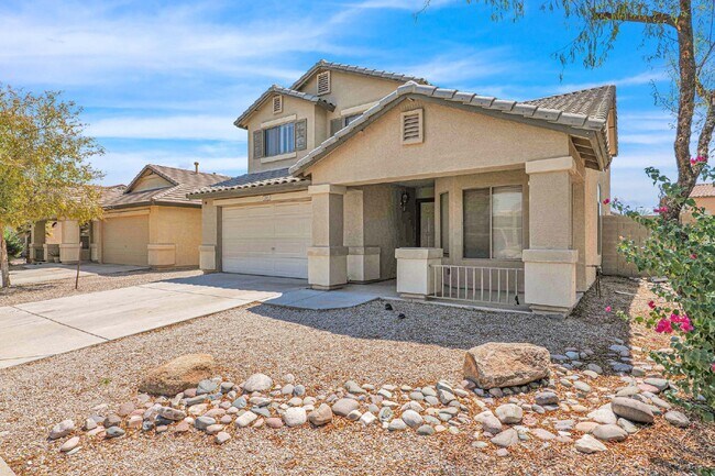 Building Photo - Spacious Litchfield Park 4/2.5! Landlord o...