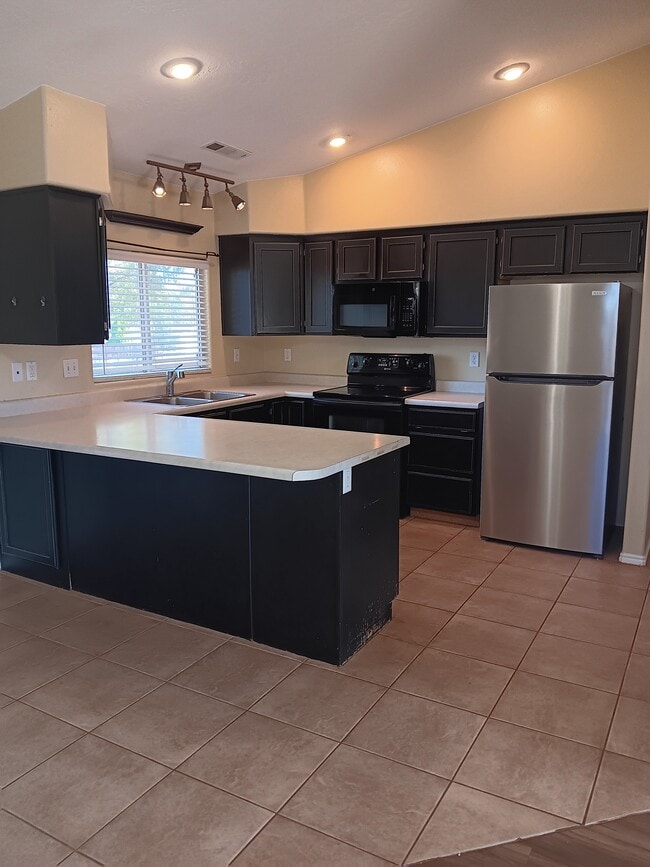 Building Photo - 528 N 2230 E