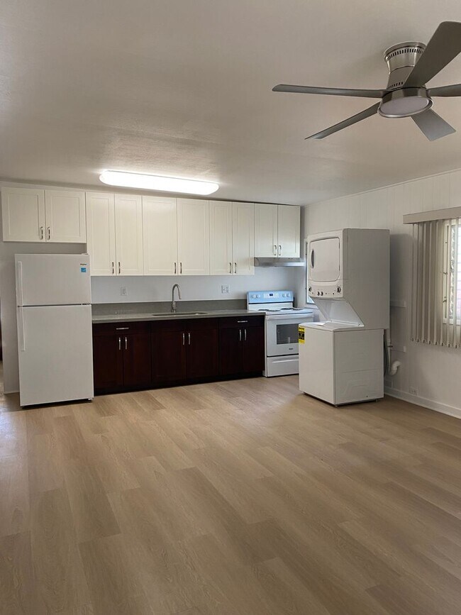 Building Photo - 1434 Ala Iolani St