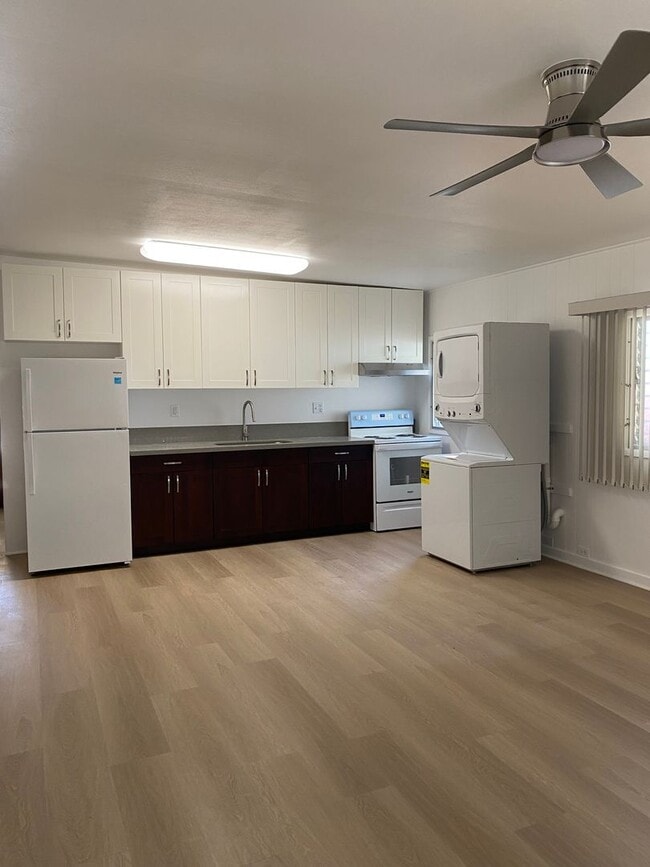 Building Photo - 1434 Ala Iolani St