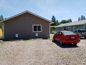 Building Photo - 385 Mountain View Dr