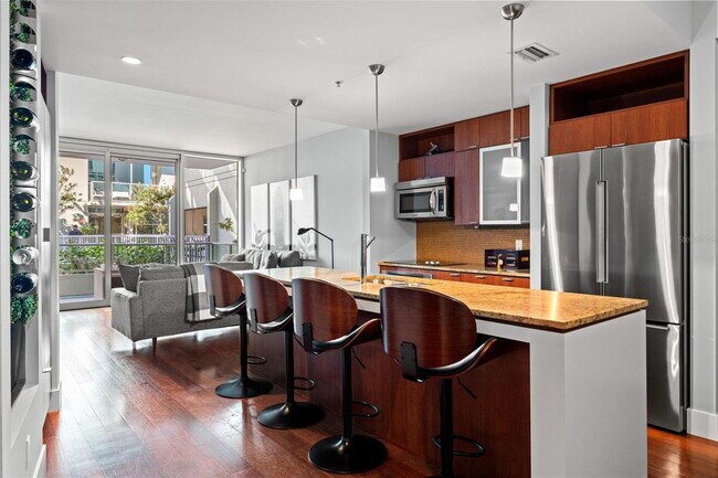 Foto del edificio - Modern 2 Bed/2 Bath Condo