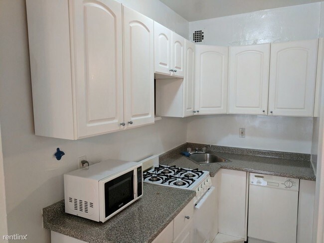 Building Photo - 159 W 73rd St