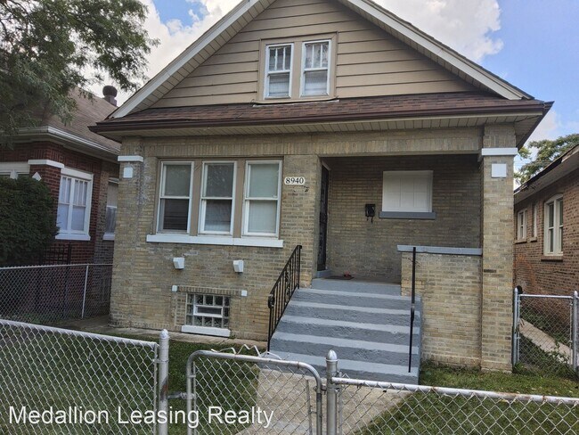 Foto del edificio - 4 br, 2 bath House - 8940 S May St