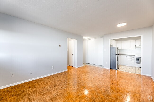 Interior Photo - 80 St. Clair East