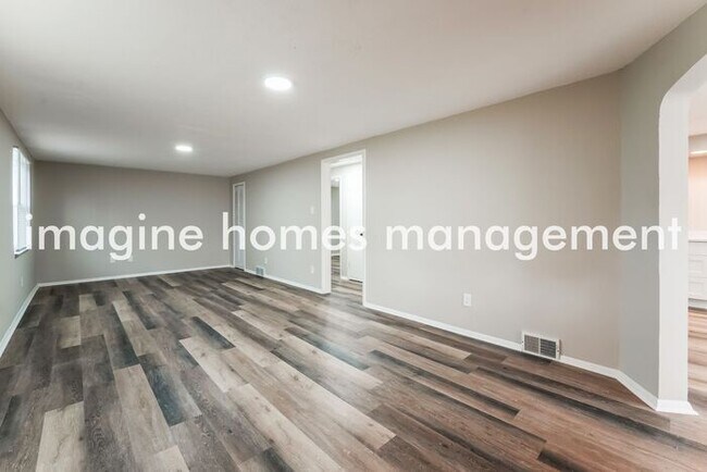 Building Photo - 221 Meadowdell Drive