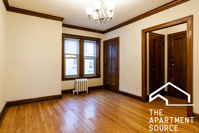 Building Photo - 3158 N Linder Ave