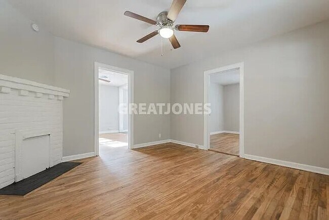 Foto del edificio - 2100 Lake Shore Dr