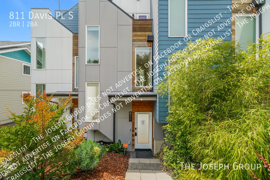 Primary Photo - 811 Davis Pl S