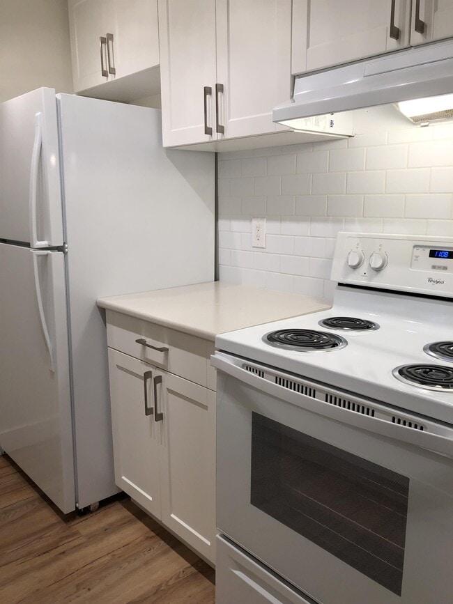 Building Photo - 575 Marifield Ave