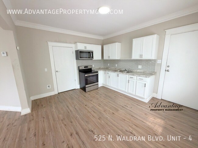Foto del edificio - 525 N Waldran Blvd