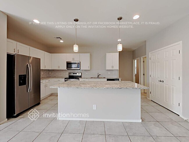 Building Photo - 10409 W Cordes Rd