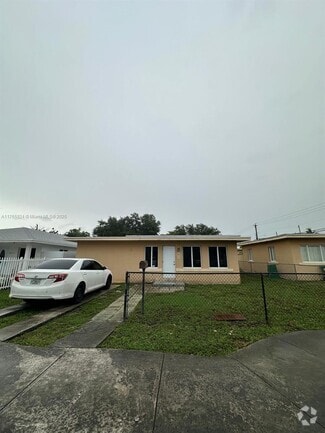 Building Photo - 10150 NW 8th Ave