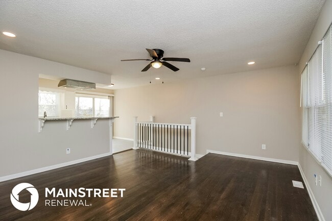 Building Photo - 721 N Sunset Dr