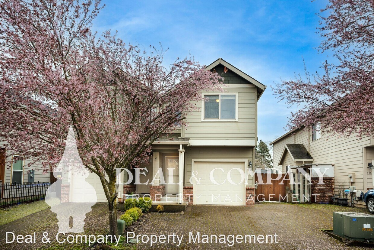 3 br, 2.5 bath House 532 SE 204th Place House Rental in Gresham, OR