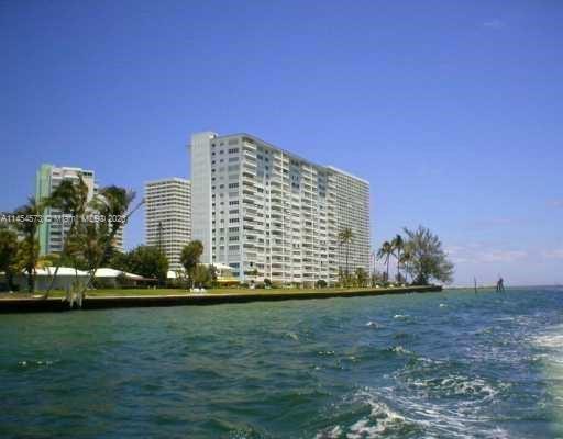 Foto del edificio - 2100 S Ocean Dr