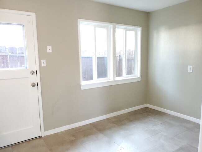 Building Photo - 3620 Bickerstaff Rd